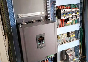 銅川破碎機變頻柜維修